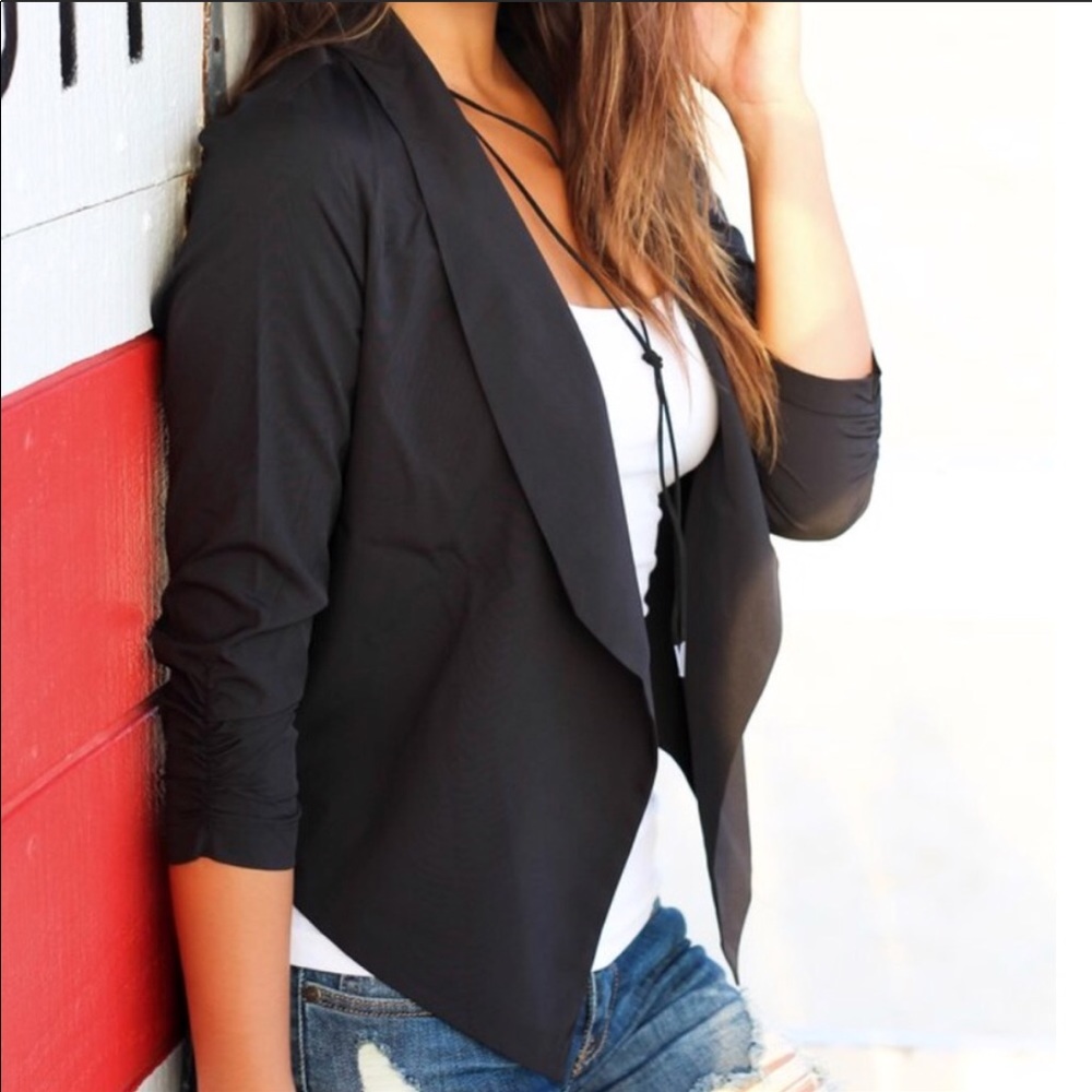 ✨LAST ONE SALE✨Black draped jacket - Picture 1 of 7